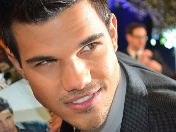 Taylor Lautner ogen bruin