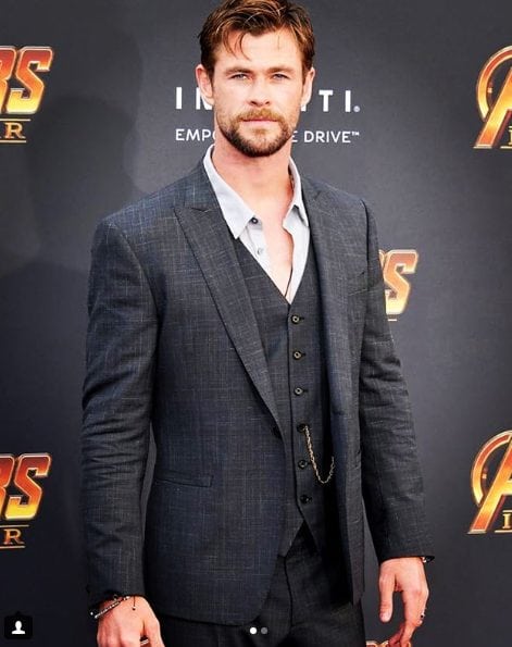Chris Hemsworth suit